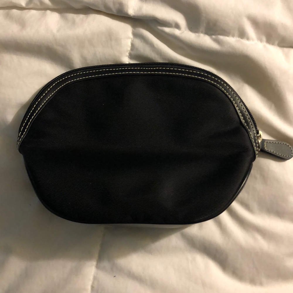 Maxx New York accessories bag